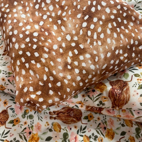 COPY - Highland cow throw with ruffles - Picture 5 of 6